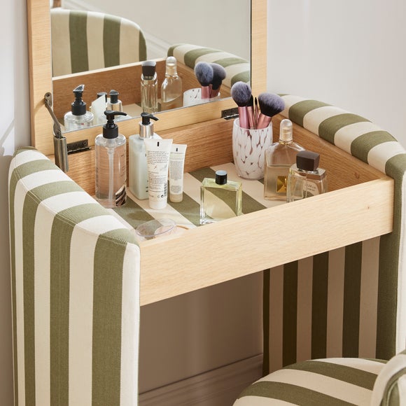 Carousel navigation image position 3 of 7