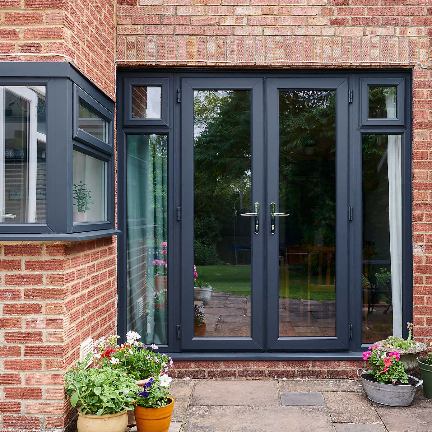 Carousel zoom image position 8 of 9