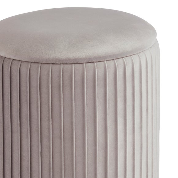 Carousel navigation image position 3 of 6