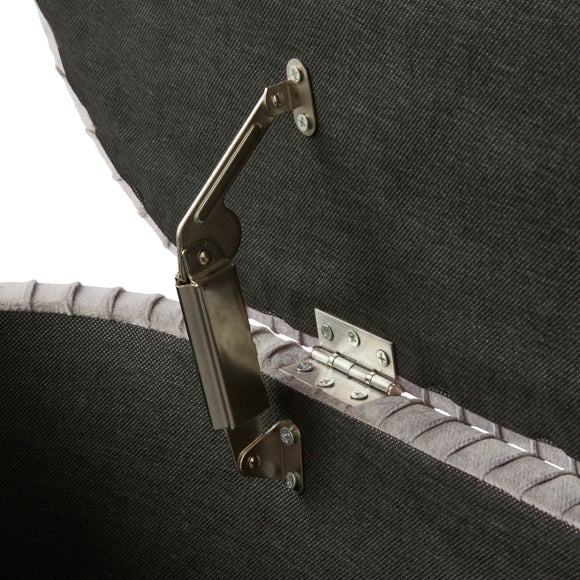 Carousel navigation image position 3 of 7