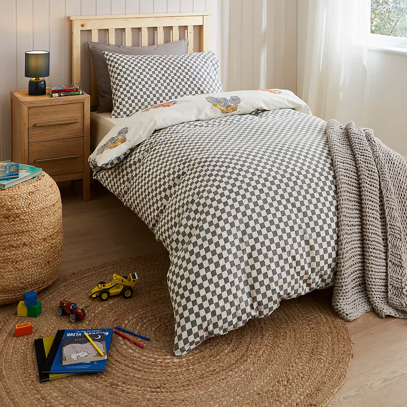 Carousel zoom image position 3 of 6