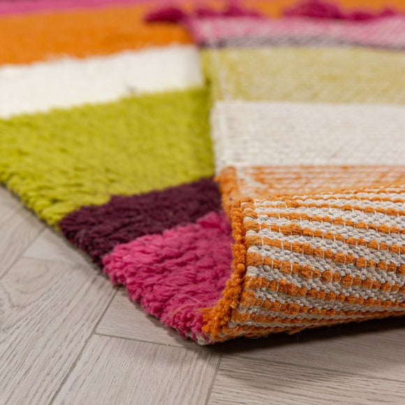 Carousel navigation image position 3 of 7