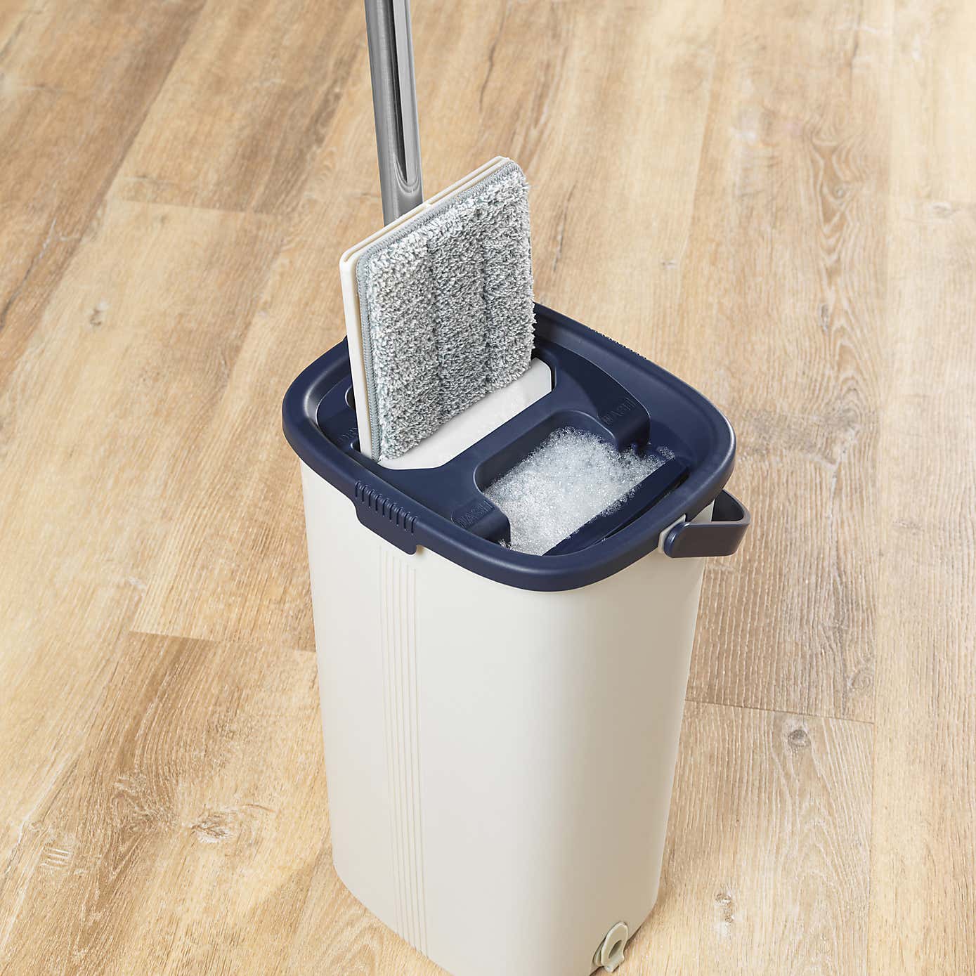 Carousel zoom image position 2 of 5