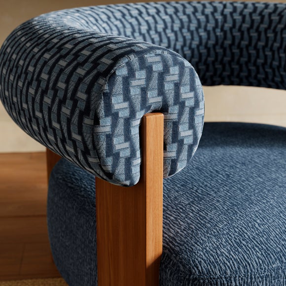 Carousel navigation image position 3 of 9