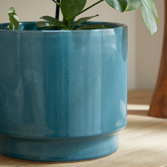 Carousel navigation image position 2 of 3