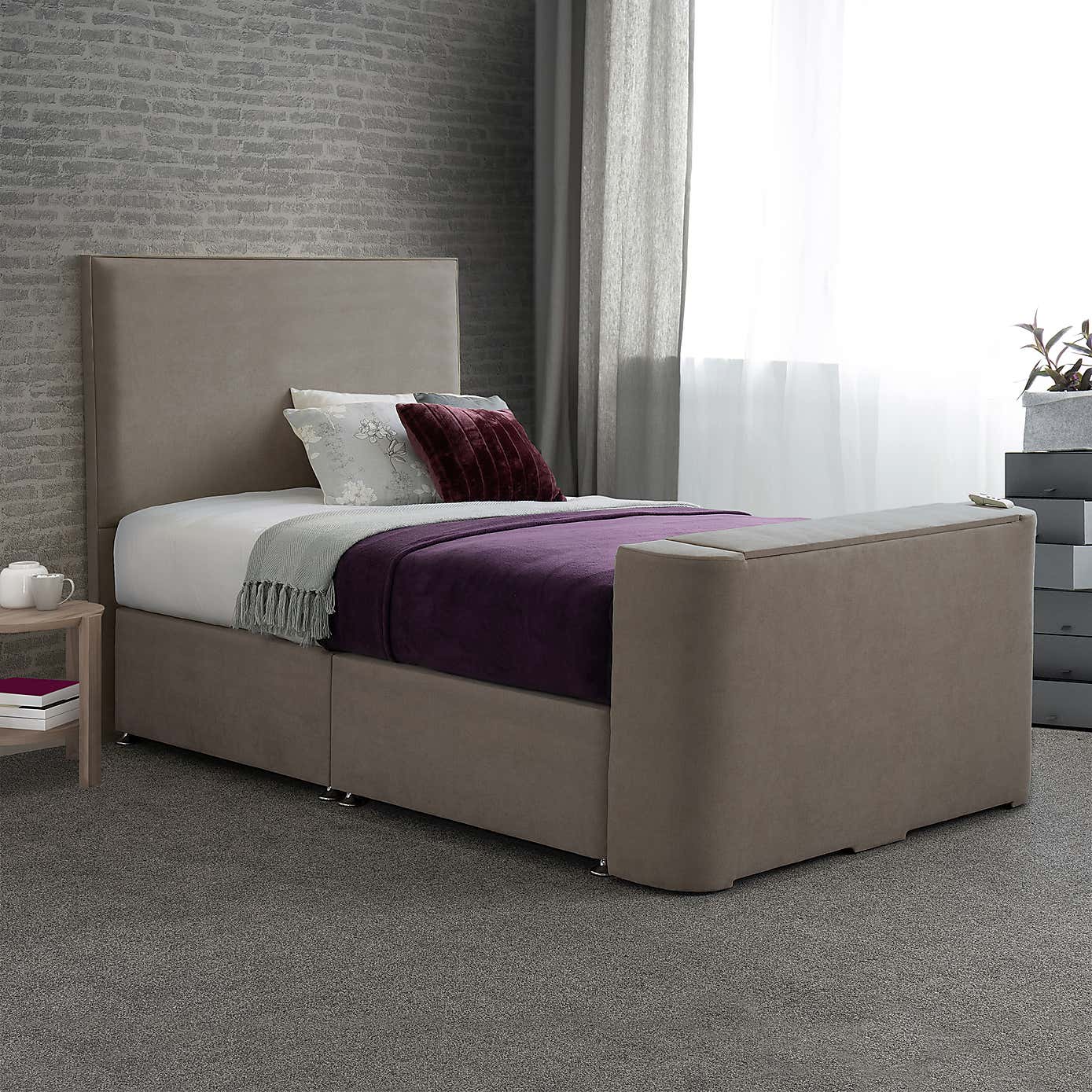 Carousel zoom image position 2 of 4