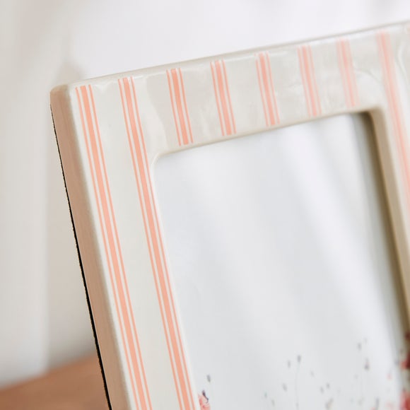 Carousel navigation image position 2 of 3