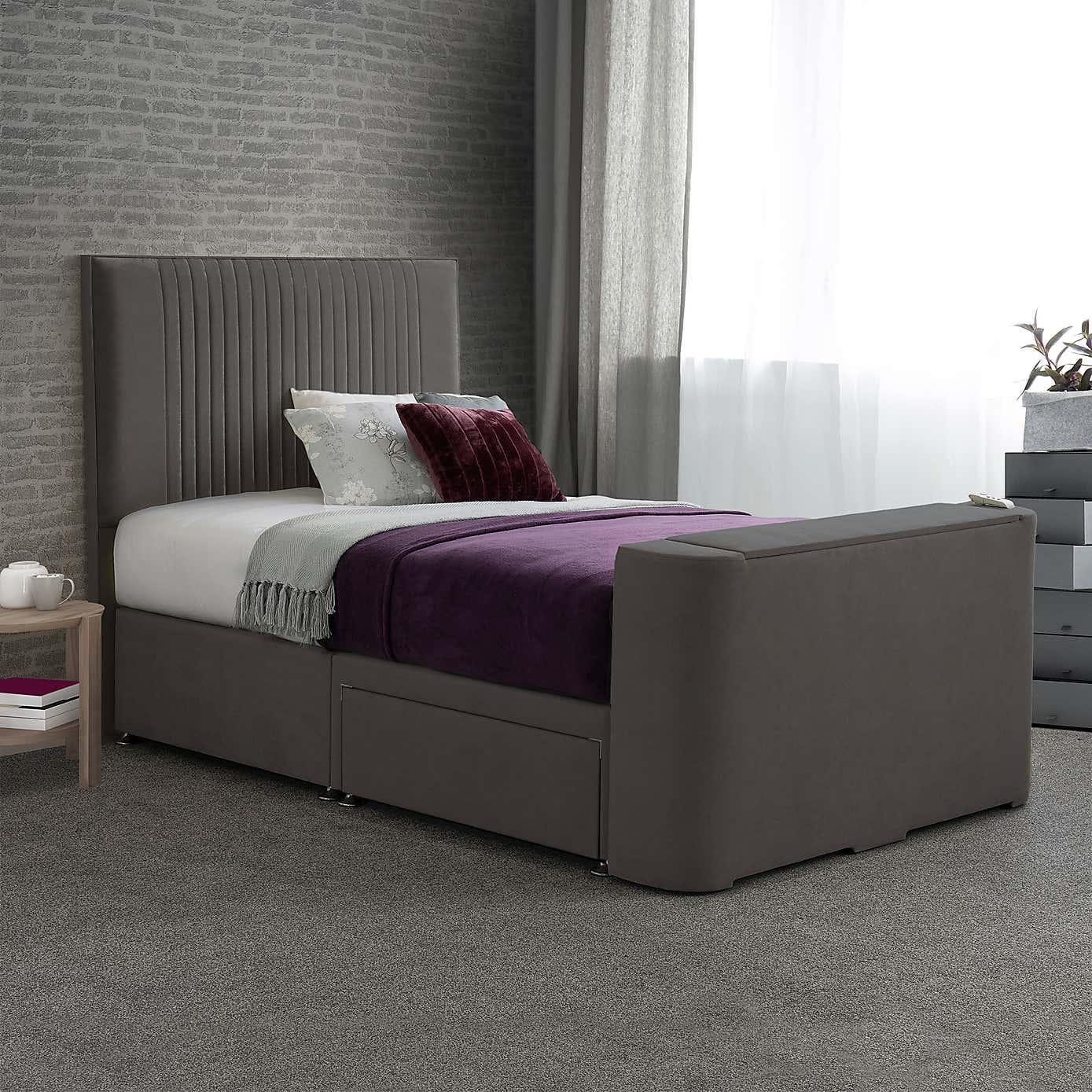 Carousel zoom image position 2 of 4