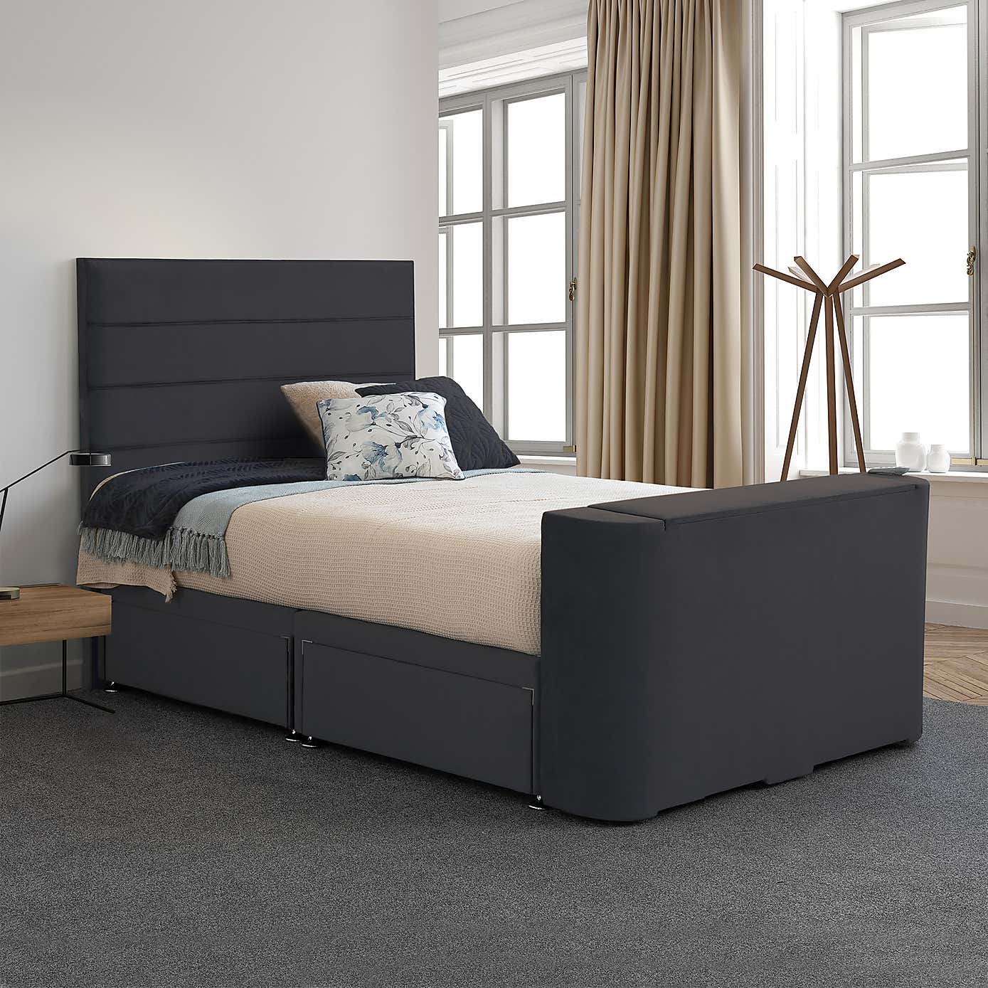 Carousel zoom image position 2 of 4