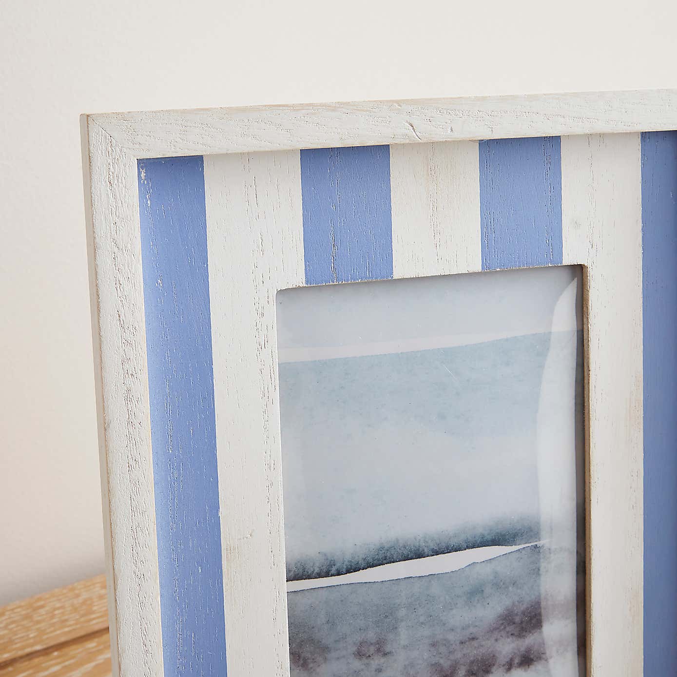 Carousel zoom image position 2 of 3