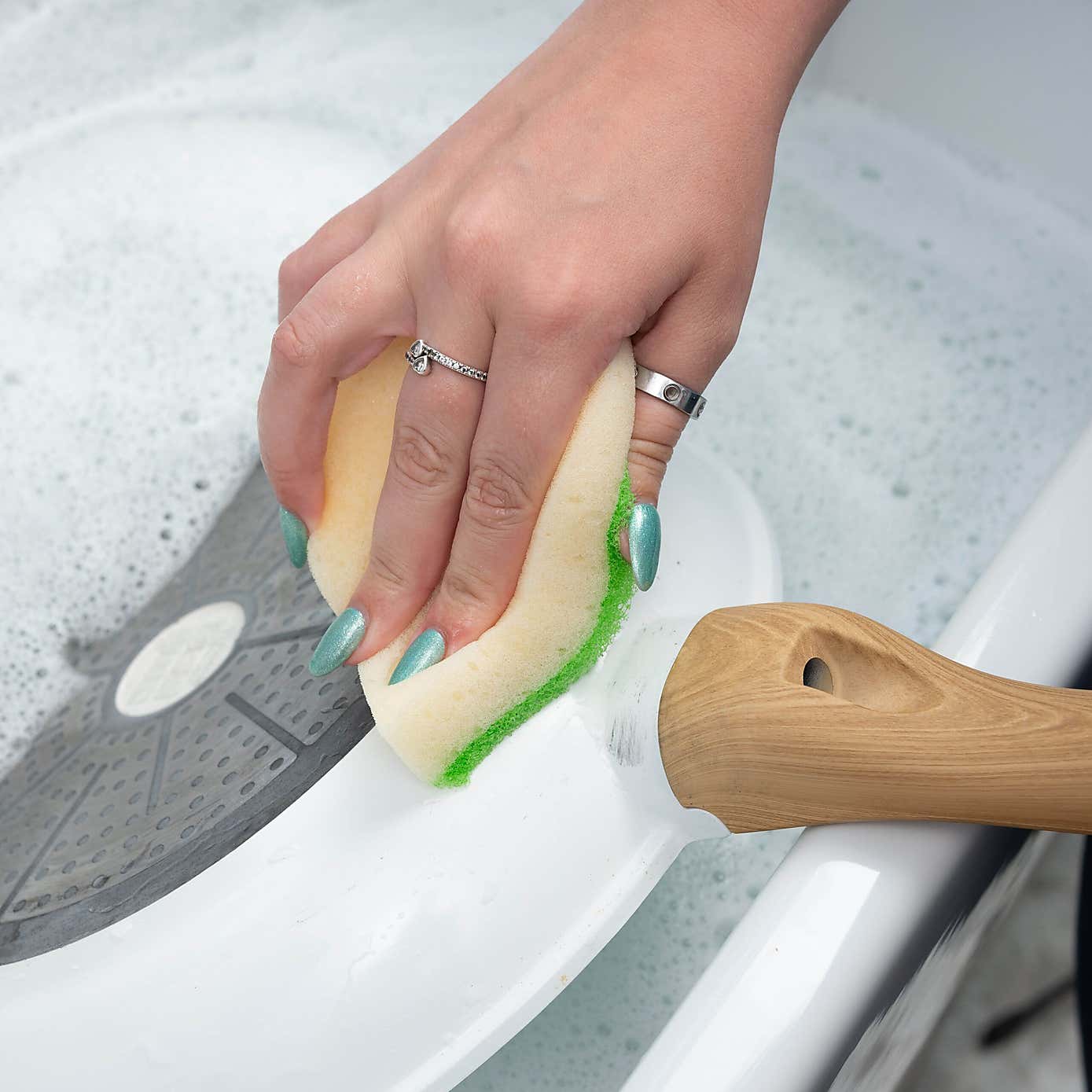 Carousel zoom image position 2 of 3