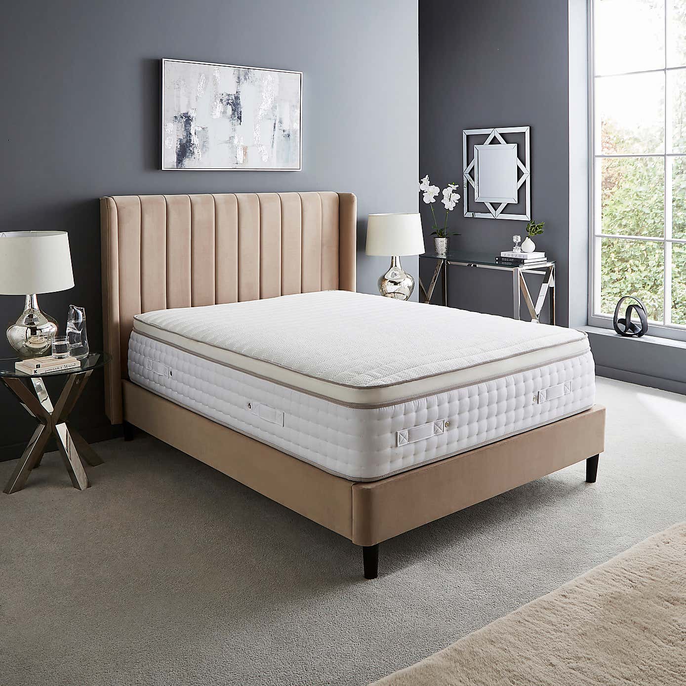 Carousel zoom image position 2 of 6