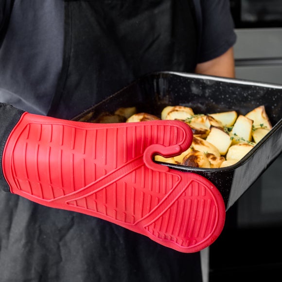 MasterClass Silicone Seamless Single Oven Glove with Cotton Sleeve Red