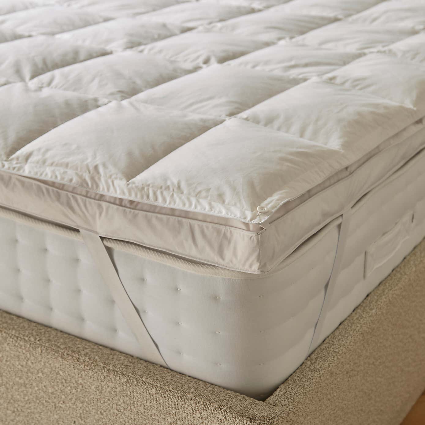 Carousel zoom image position 2 of 3