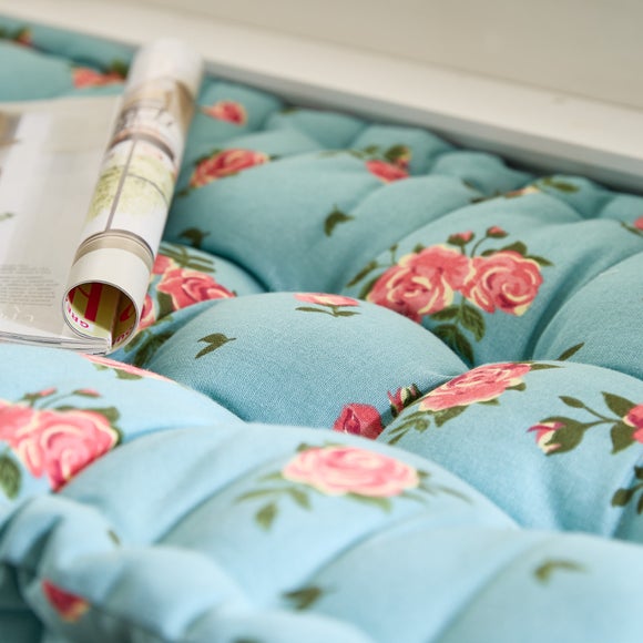 Carousel navigation image position 3 of 6