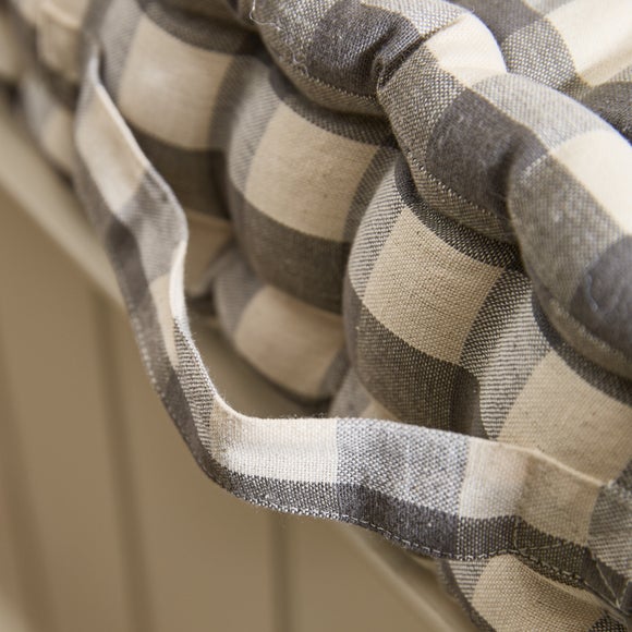 Carousel navigation image position 3 of 5