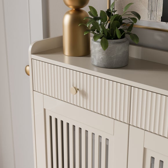 Carousel navigation image position 3 of 8