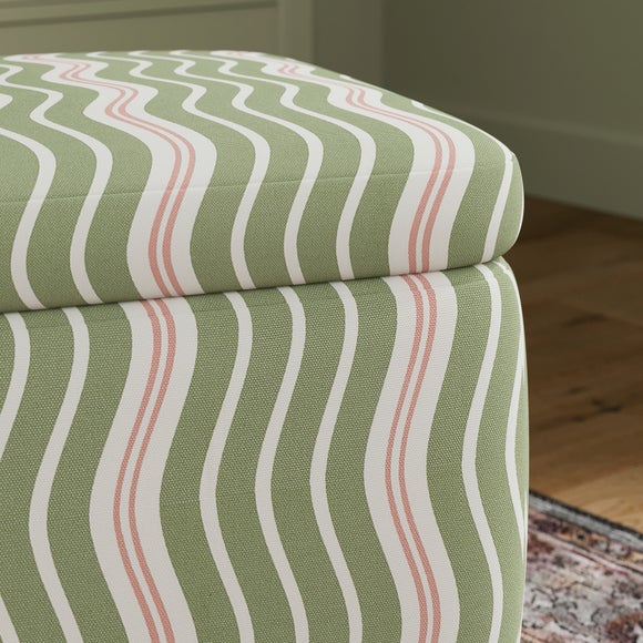 Carousel navigation image position 4 of 8