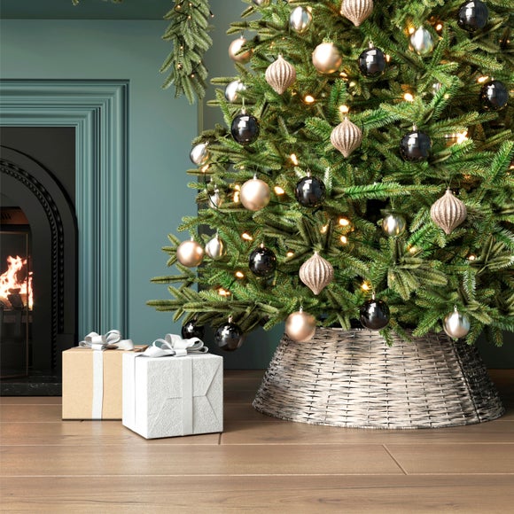 Charles Bentley 28cm Wicker Christmas Tree Skirt