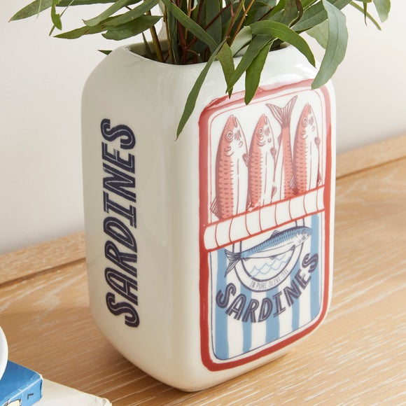 Carousel navigation image position 2 of 3