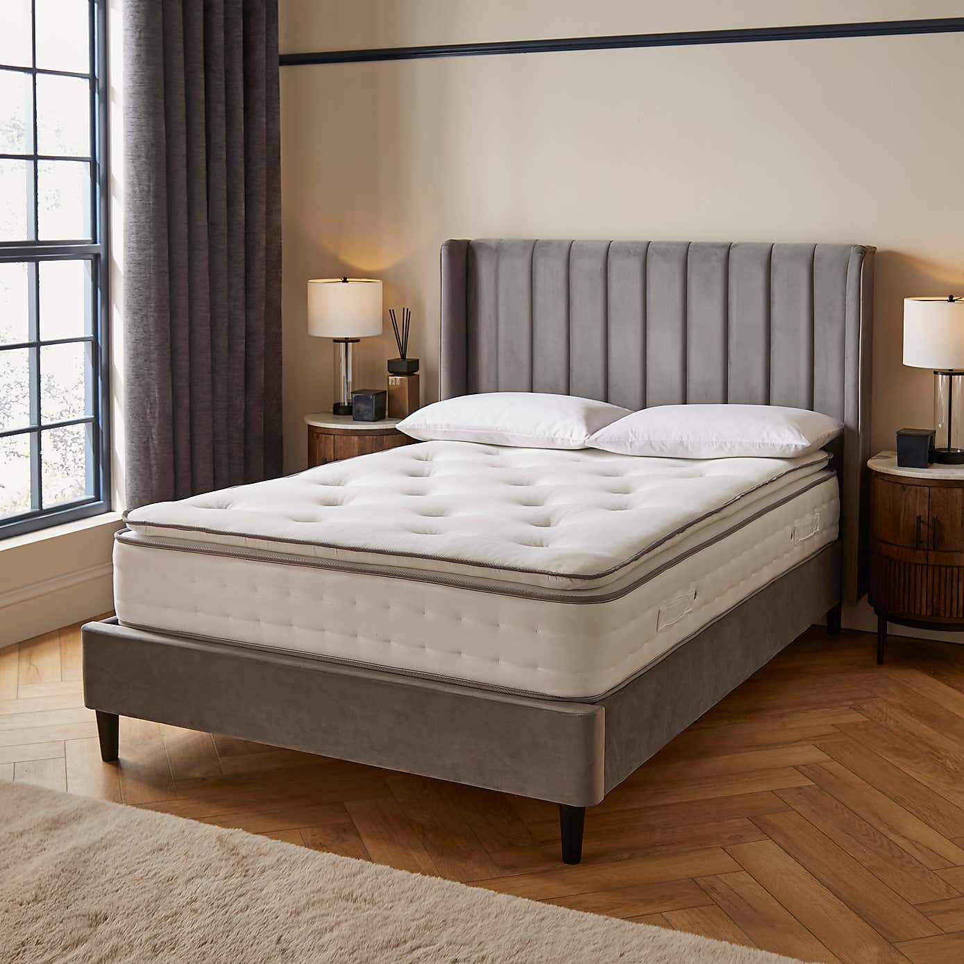 Carousel zoom image position 2 of 5