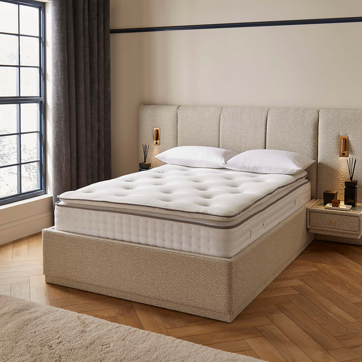 Carousel zoom image position 2 of 5