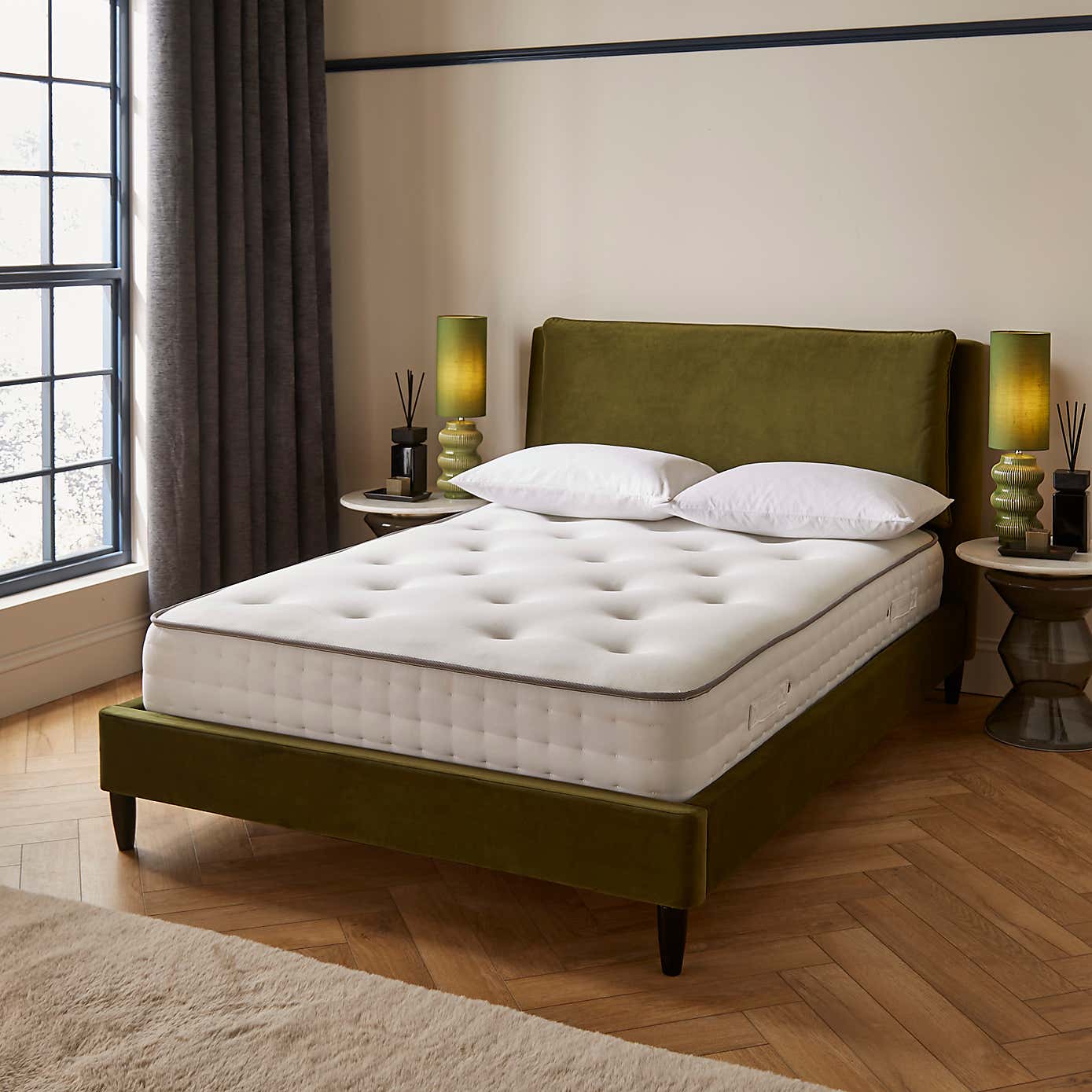 Carousel zoom image position 2 of 5