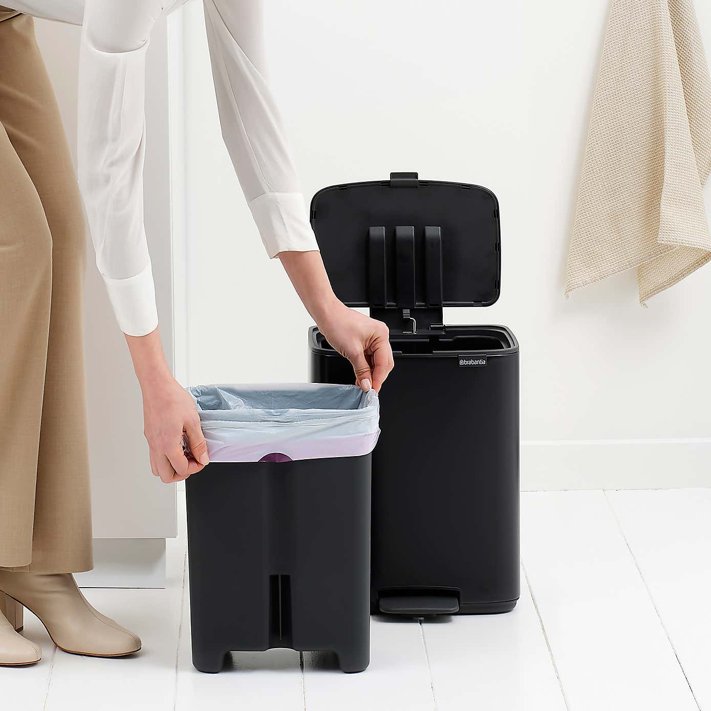 Carousel zoom image position 6 of 7