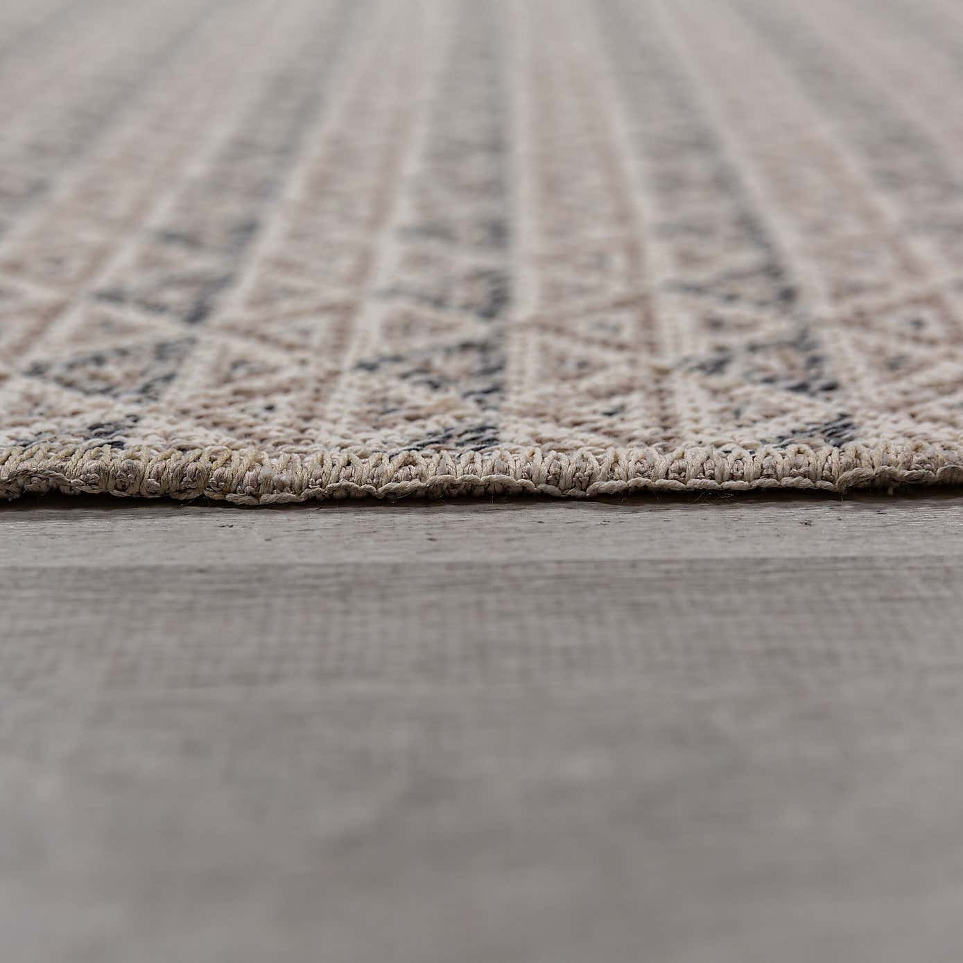 Carousel zoom image position 3 of 4