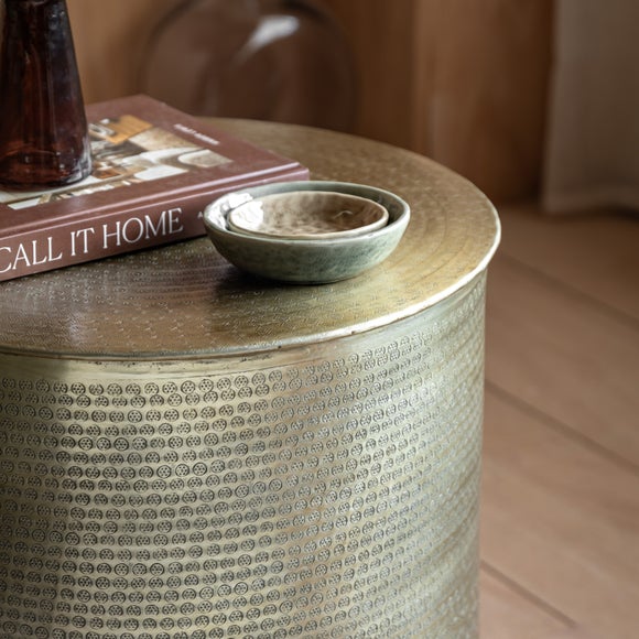 Carousel navigation image position 3 of 8