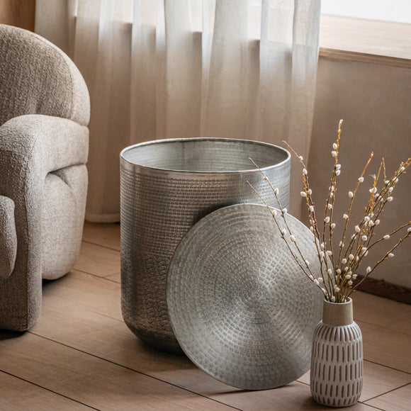 Carousel navigation image position 2 of 8