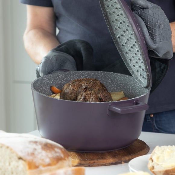 MasterClass Non-Stick Cast Aluminium Casserole Dish with Lid