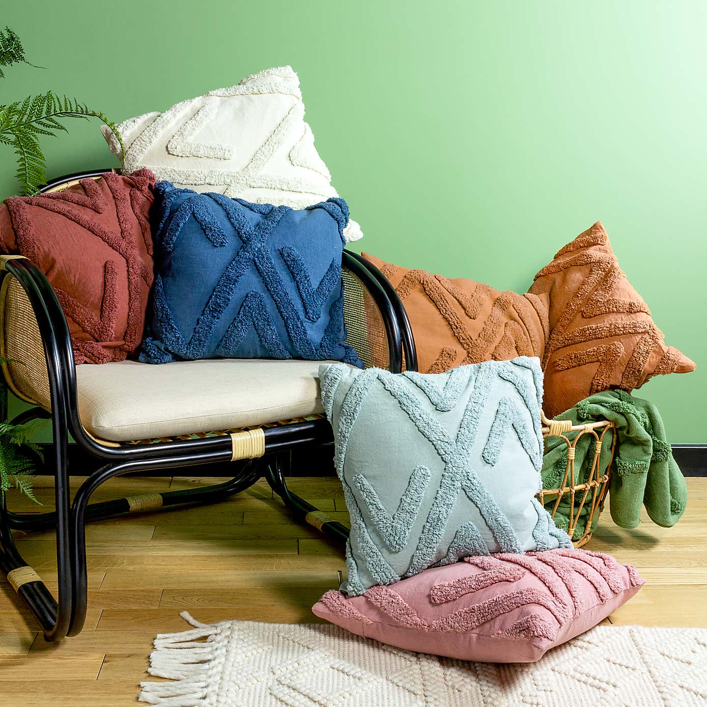 Carousel zoom image position 4 of 4