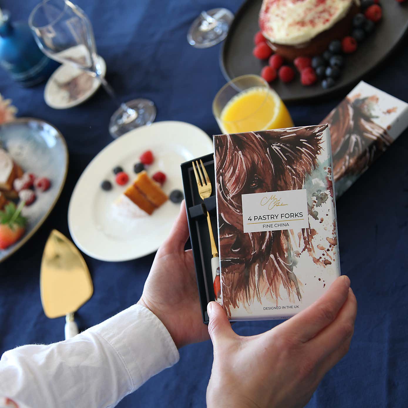 Carousel zoom image position 3 of 4