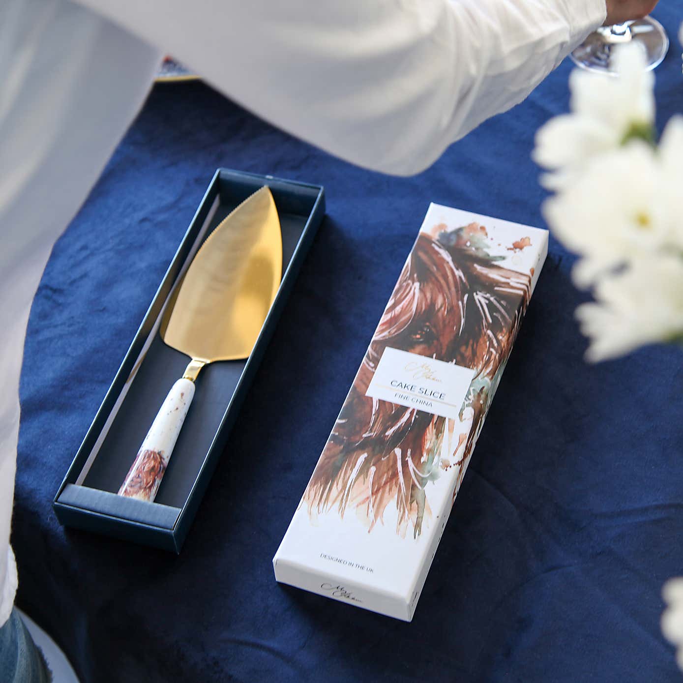 Carousel zoom image position 3 of 4