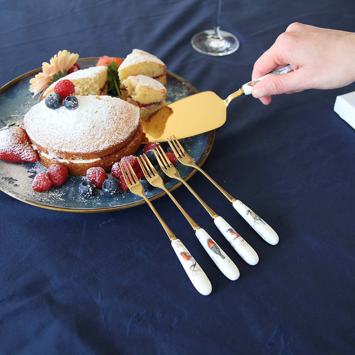 Carousel zoom image position 2 of 3