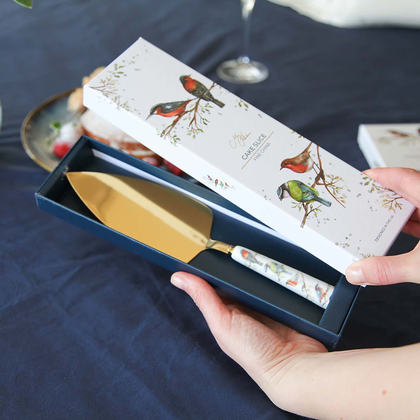 Carousel zoom image position 2 of 3