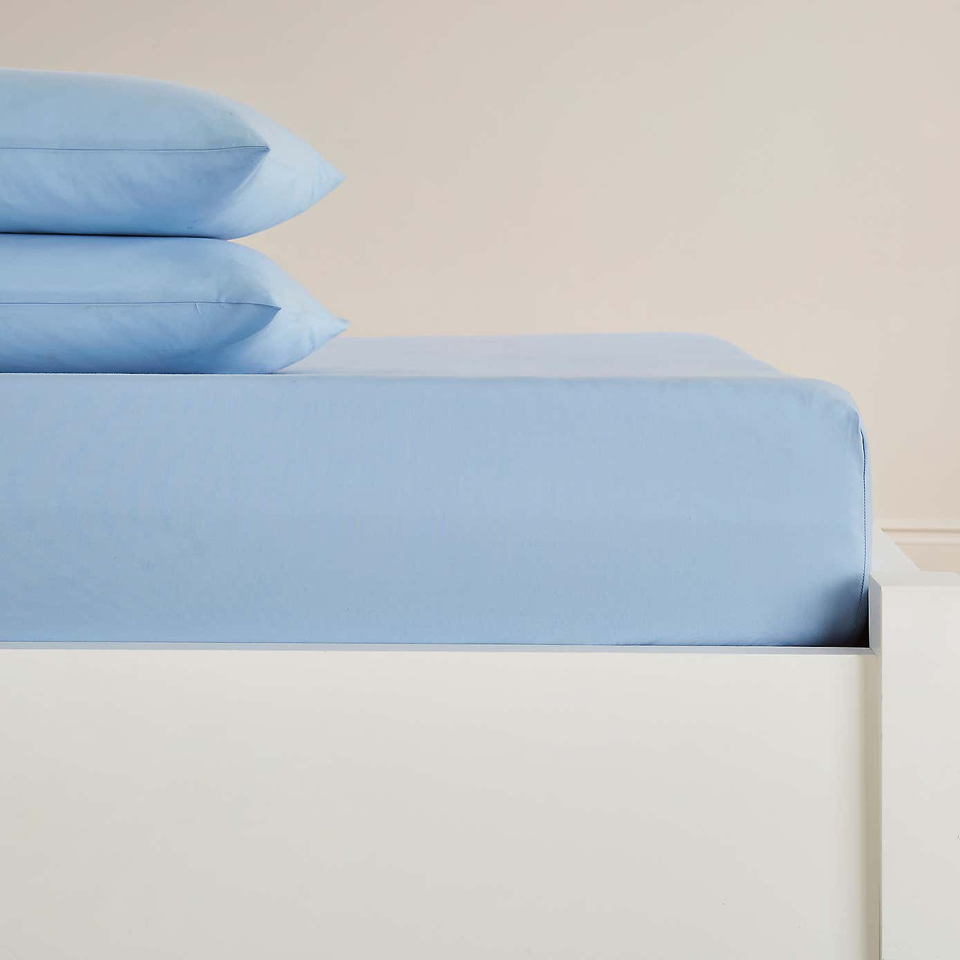 Carousel zoom image position 2 of 3