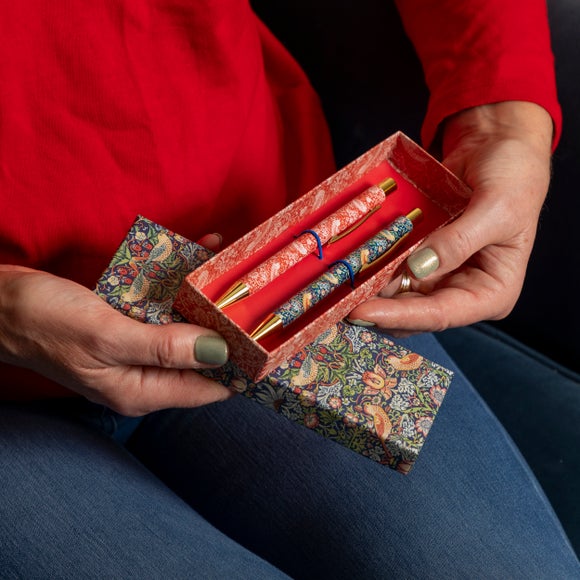 Morris & Co. Strawberry Thief Pen Gift Set