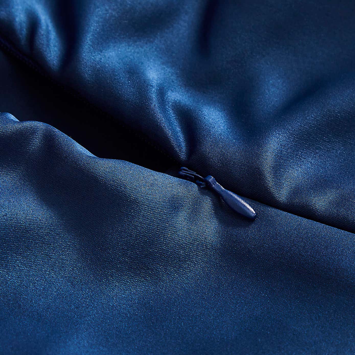 Carousel zoom image position 2 of 4