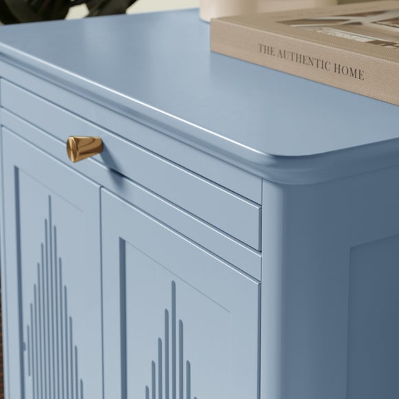 Carousel navigation image position 3 of 8