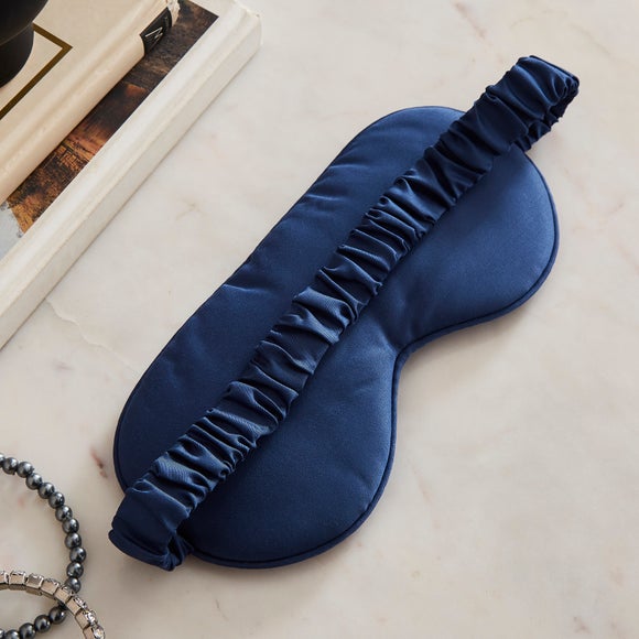 Carousel navigation image position 2 of 3