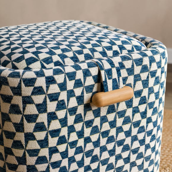 Carousel navigation image position 5 of 10