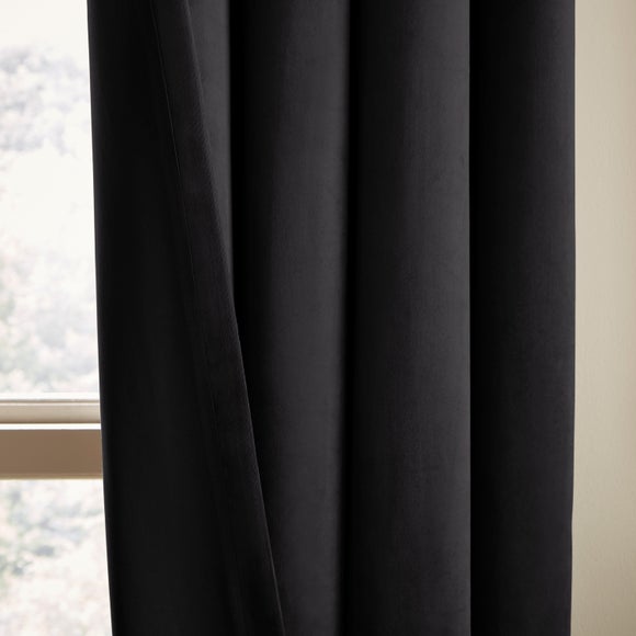 Carousel navigation image position 3 of 7