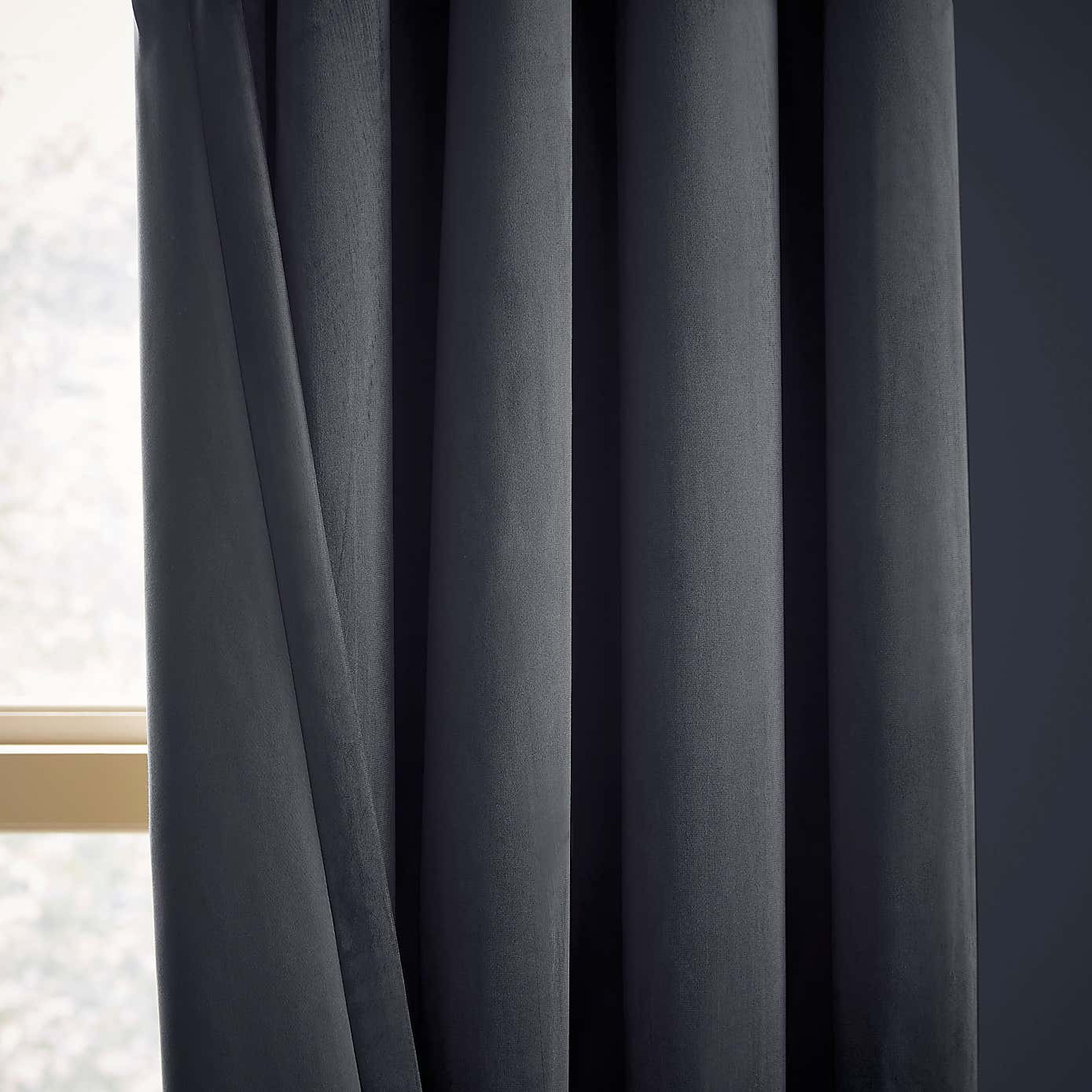 Carousel zoom image position 3 of 6