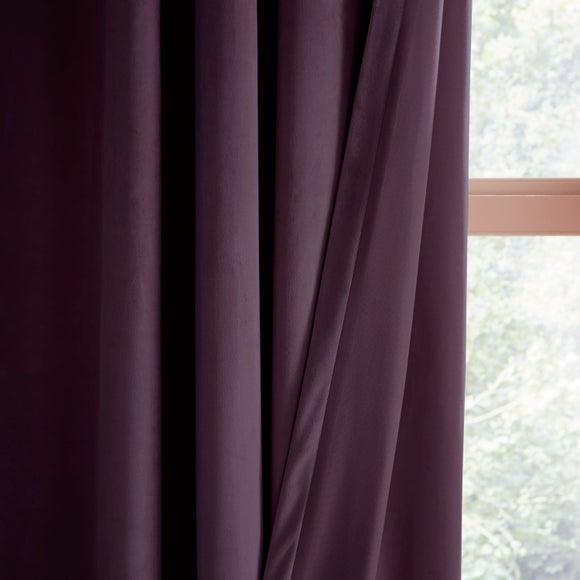 Carousel navigation image position 3 of 7