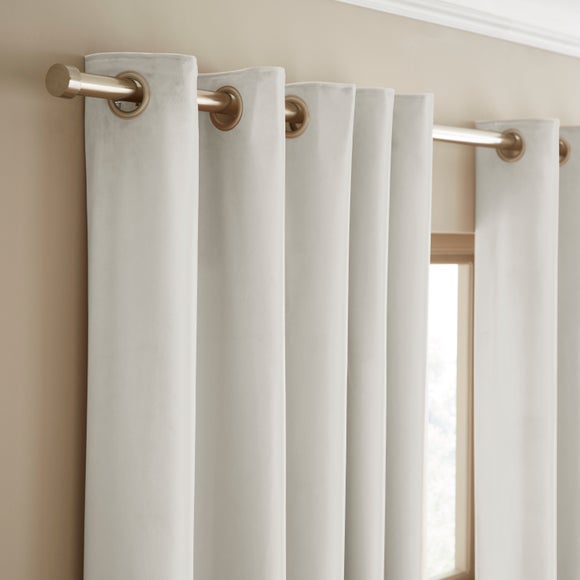 Carousel navigation image position 1 of 6