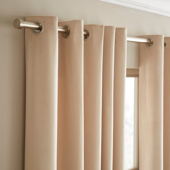 Luxe Velour Eyelet Curtains (Blackout Available)