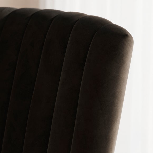 Carousel navigation image position 3 of 9