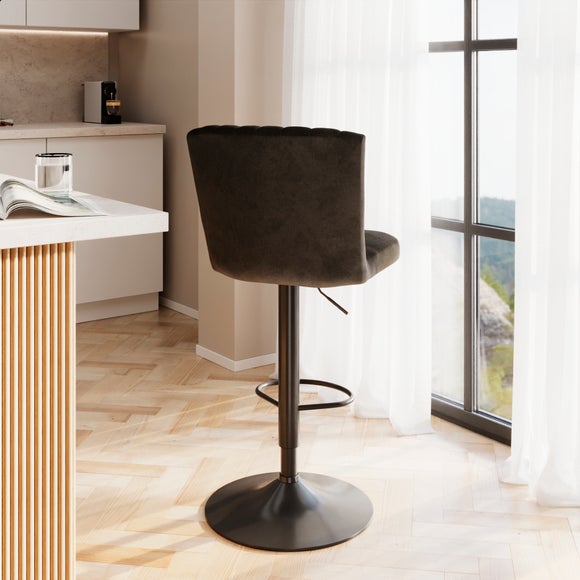 Carousel navigation image position 6 of 9